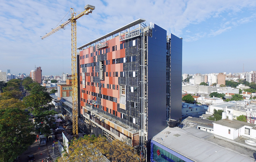 Ampliación y remodelación de Sanatorio SMI